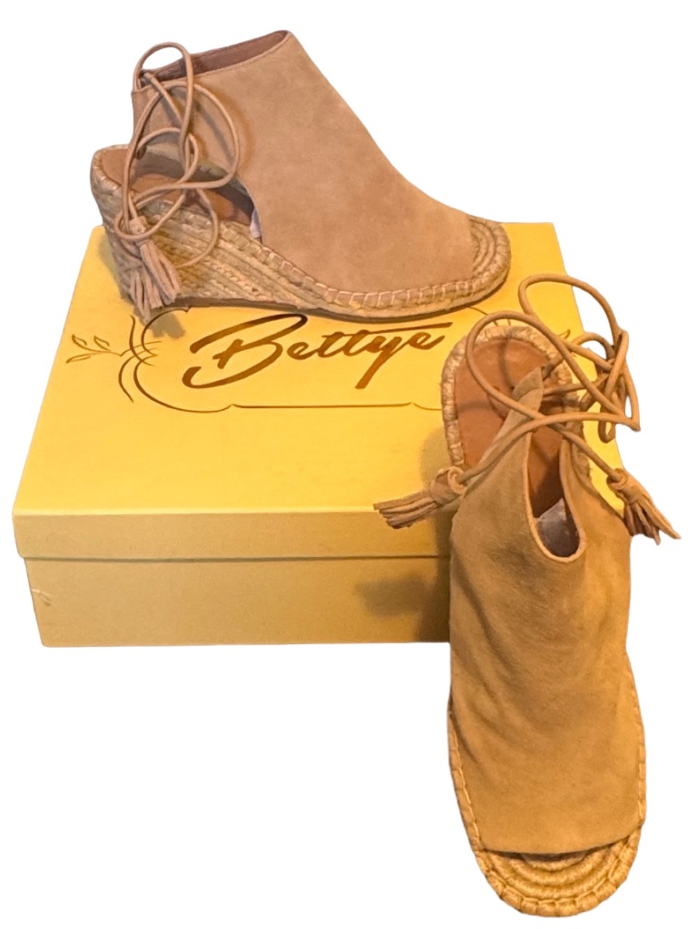 Bettye by Bettye Muller Espadrille Suede Tassel Wedges Tan size 9M with Box